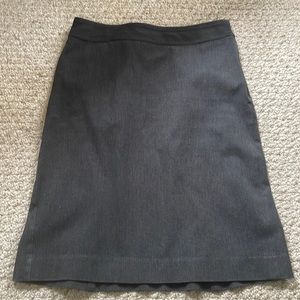 Stretchy charcoal gray skirt from gap factory